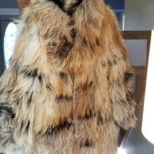 ALBERTO MAkALI fur coat.